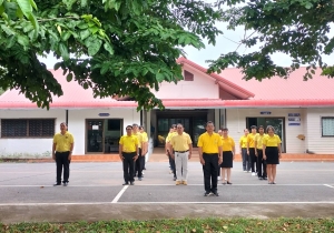 อบต.เมืองใหม่ ร่วมกันเข้าแถวเคารพธงชาติและสวดมนต์ไหว้พระ ณ ลานหน้าเสาธงองค์การบริหารส่วนตำบลเมืองใหม่