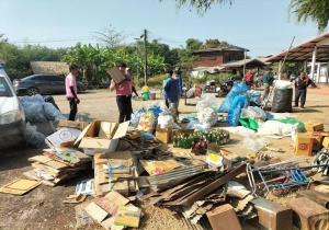 งานสาธารณสุขและสิ่งแวดล้อม สำนักปลัด ร่วมกับ กองคลัง องค์การบริหารส่วนตำบลเมืองใหม่ จังหวัดหนองบัวลำภู ออกรับ- ซื้อขยะตามโครงการธนาคารขยะองค์การบริหารส่วนตำบลเมืองใหม่และบริการเก็บค่าธรรมเนียมขยะมูลฝอย